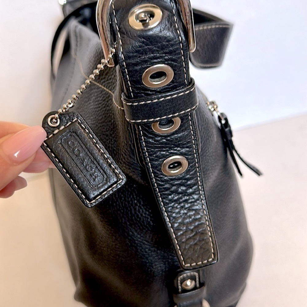 Coach pebbled leather crossbody black with silver hardware blue lining EUC - Picture 3 of 13